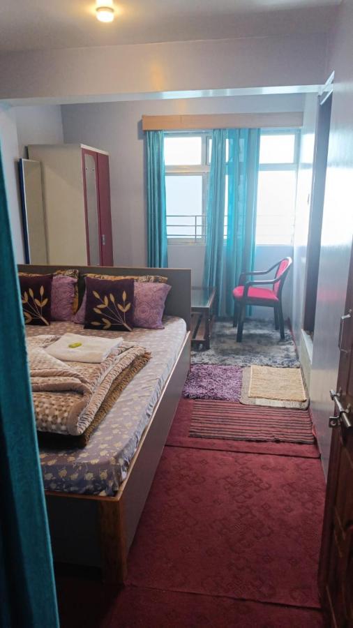 دارجيلنغ Shiv Inn Stay الغرفة الصورة